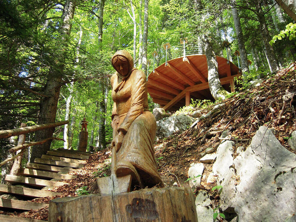 Lamboing sculpture trail photo